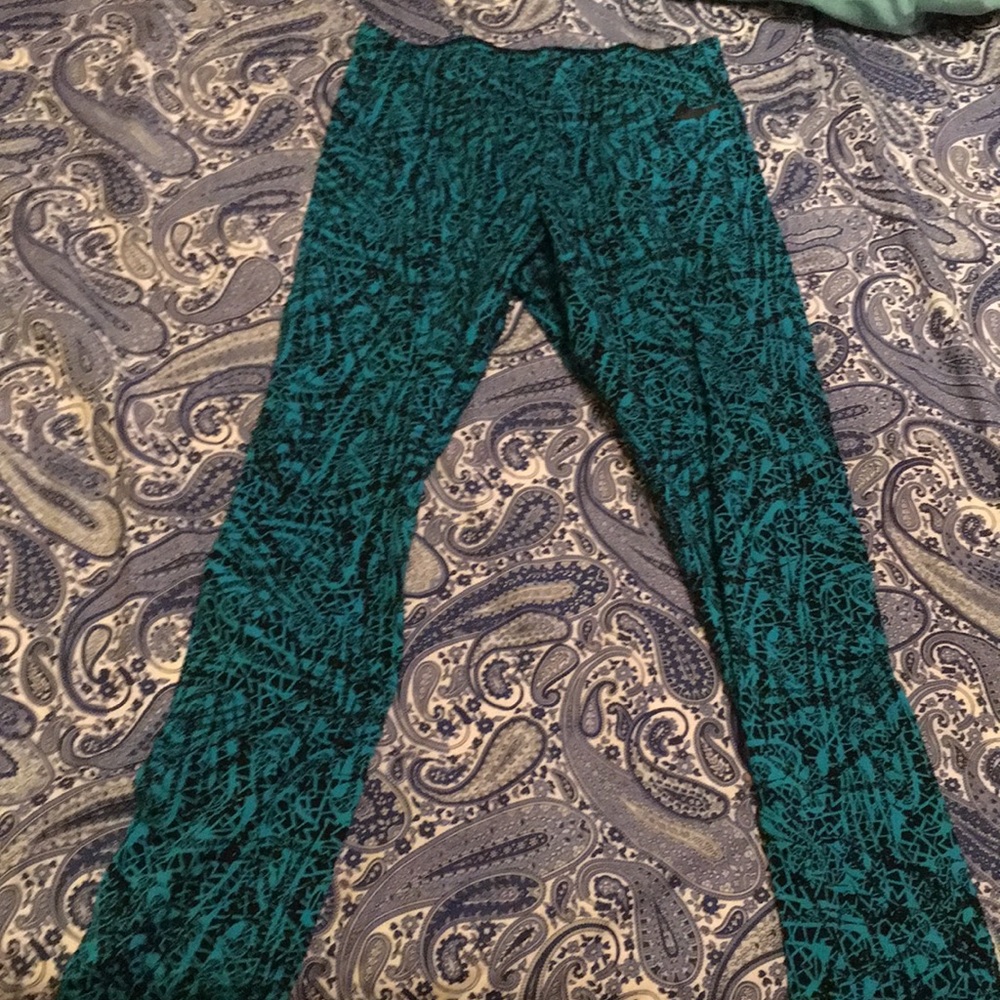 NIKE Capri leggings